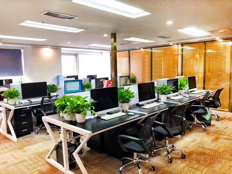 會(huì)展中心地鐵口現(xiàn)代國(guó)際商務(wù)大廈多套辦公室出租，網(wǎng)絡(luò)技術(shù)服務(wù)完善，圖片實(shí)拍，租客免擁